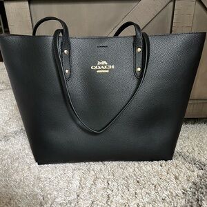 NWOT. Coach Town Tote